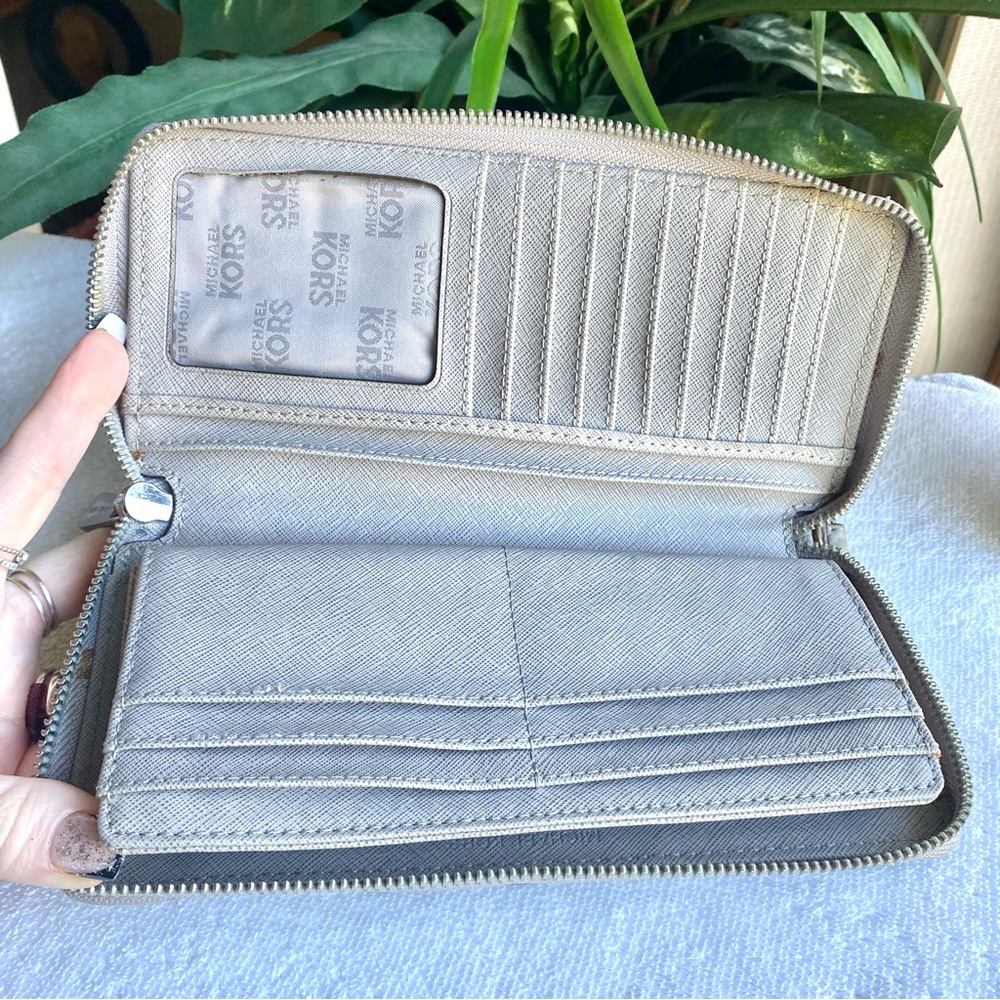 Michael Kors Large Jet Set Continental zip around travel wallet dove gray - Picture 7 of 14